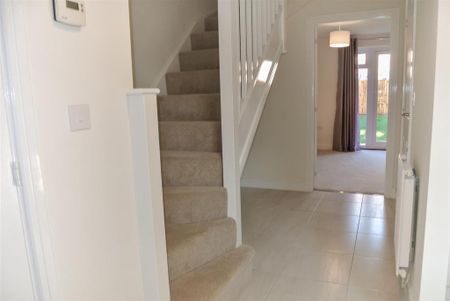 2 bedroom semi-detached house to rent - Photo 2