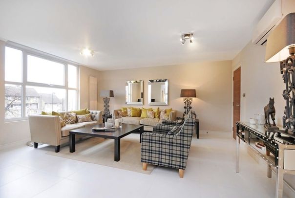 3 bedroom flat to rent - Photo 1