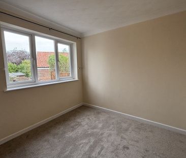 High Street - Photo 1