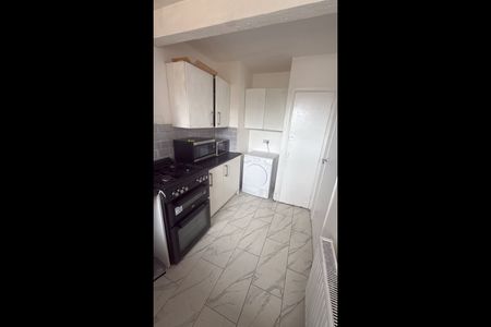 Room in a Shared Flat, Keir Hardie House, NW10 - Photo 4