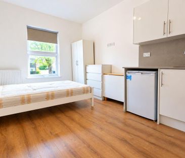 Studio to rent - Photo 1