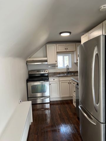 For Lease - 585 Byngmount Avenue Unit# Upper, Mississauga, Ontario - Photo 3