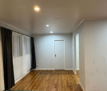 Charming 2BR Home with big backyard - Photo 1