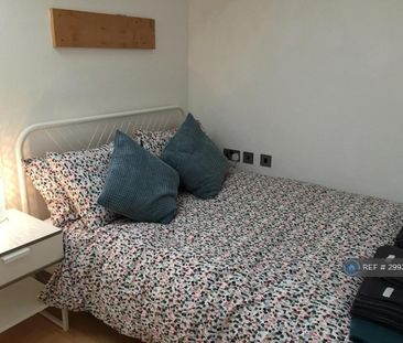 3 bedroom semi-detached house to rent - Photo 6