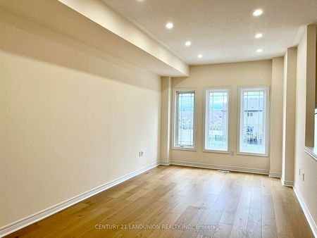 For Lease - 56 Bloom Crescent, Hamilton, Ontario - Photo 4