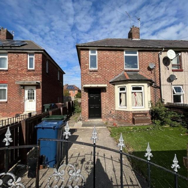 3 bedroom terraced house to rent - Photo 1