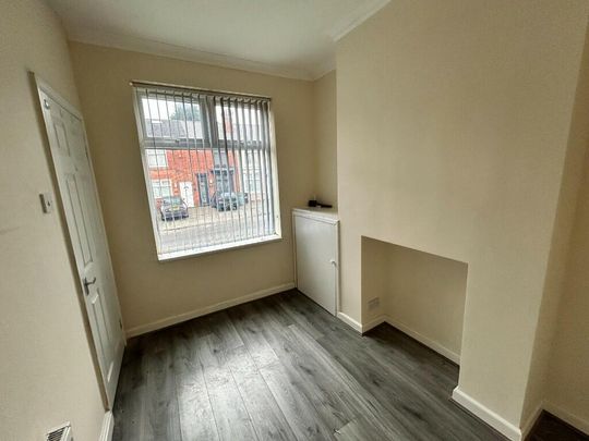 2 bedroom end of terrace house to rent - Photo 1