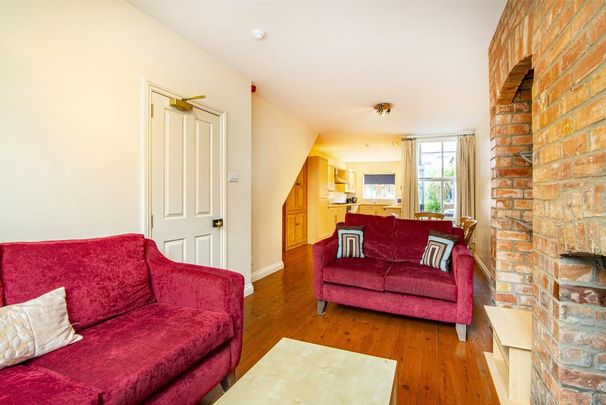 4 bedroom terraced house to rent - Photo 1