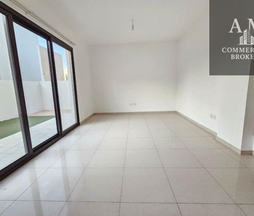 Charming 3 BR Villa at Nasma Residence end corner - Photo 4