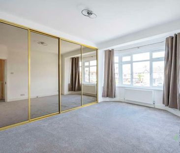 Eastern Avenue, Ilford, Essex, IG2 - Photo 6