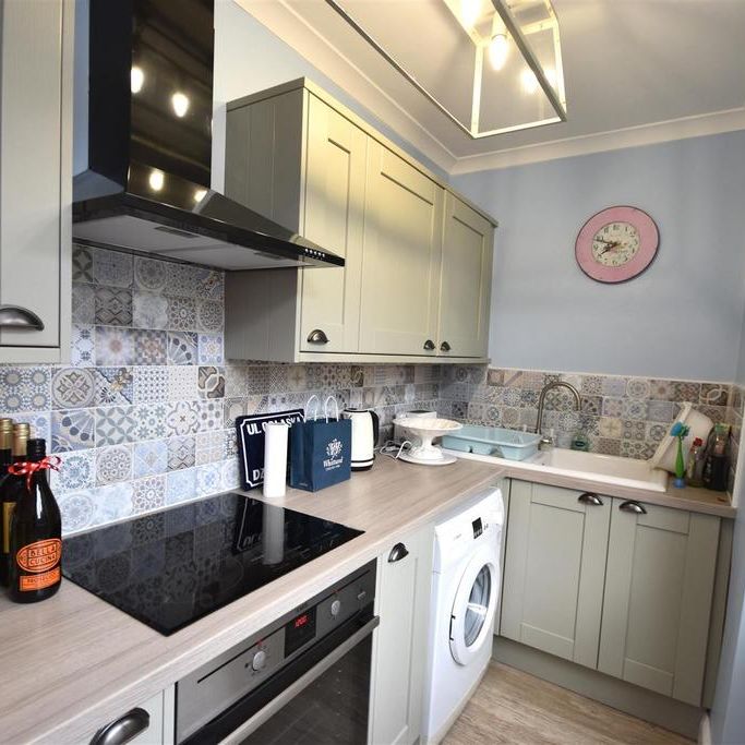 2 bedroom property to rent - Photo 1