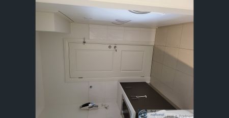 Spacious Townhouse - Photo 4