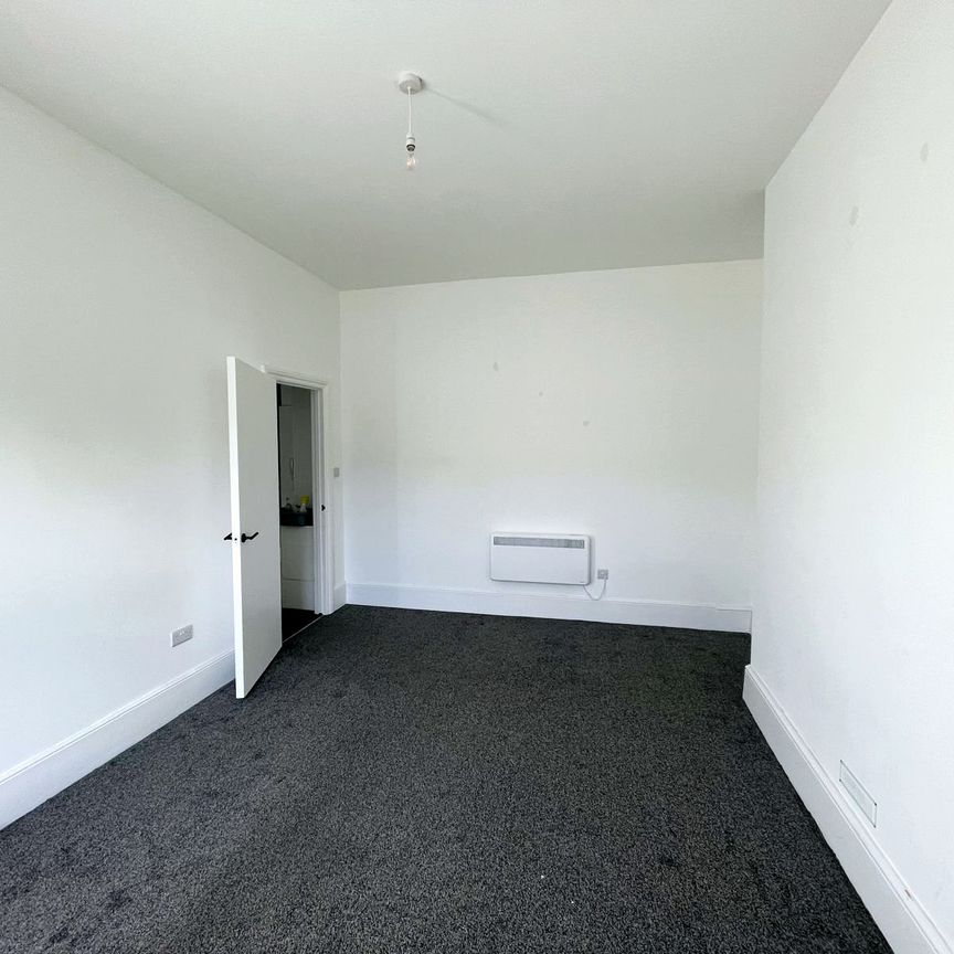 Lascelles Terrace, Eastbourne - Two-Bedroom Flat - Photo 1