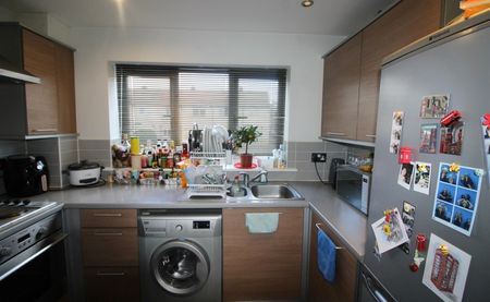 Swarcliffe Approach, LS14 - Photo 2