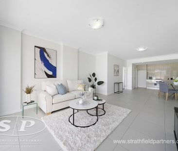 Top Floor, Penthouse-Style Apartment in Convenient Location - Photo 5