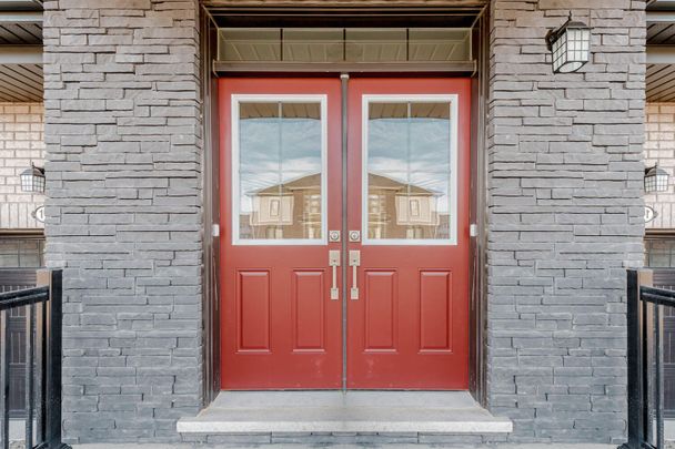 For Lease - 10 SUNFLOWER Crescent, Thorold, Ontario - Photo 1