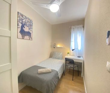 Calle de Pico de Alba, Madrid, Community of Madrid 28053 - Photo 2