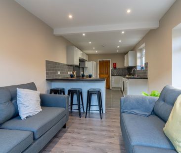 6 Bed Terraced House, Ordnance Road, SO15 - Photo 1