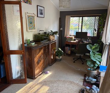 Bassendean - Photo 1