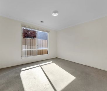 Elegant 4-Bedroom Retreat in the Prestigious Bethany Park Estate! - Photo 5