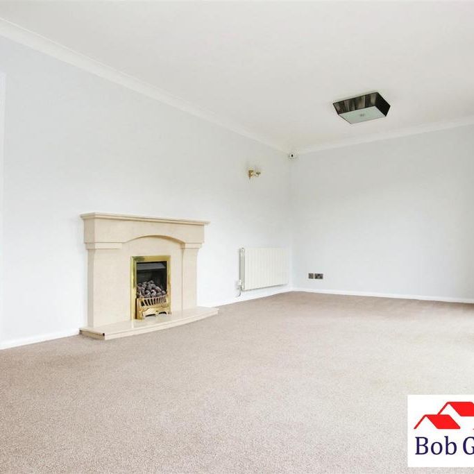 4 bedroom detached house to rent - Photo 1