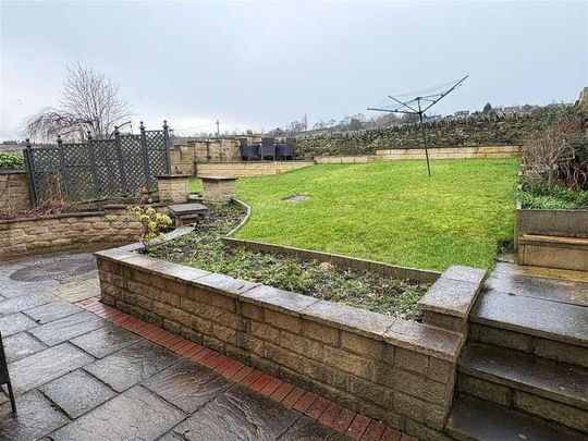 West End Drive, Cleckheaton, BD19 - Photo 1