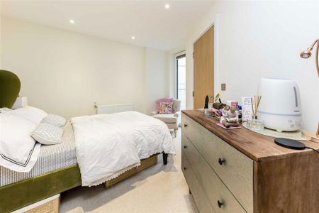 3 bedroom flat to rent - Photo 2