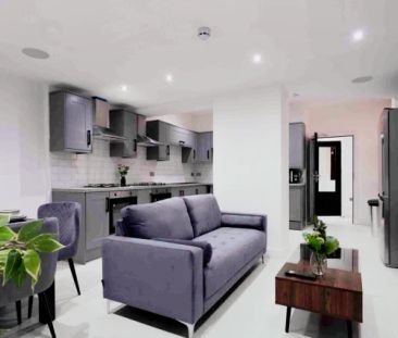 3 Beds 7 Baths - Photo 2