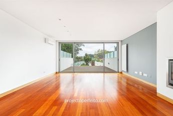 Moradia em Banda T3+1