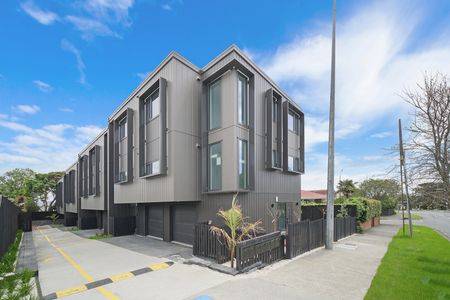 Brand new and close to the beach - Photo 5