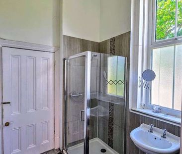 Enormous rooms for rent in beautiful Victorian house Room 15 - Photo 1