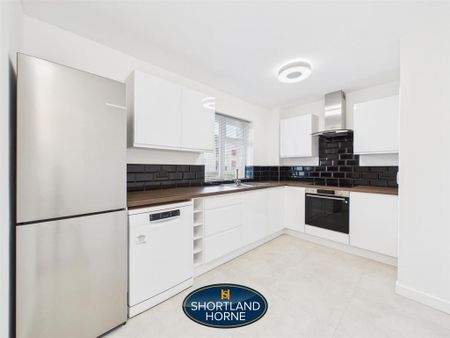 2 bedroom flat to rent - Photo 5