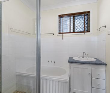 8 Phie St, Loganlea QLD 4131 - House For Rent | Domain - Photo 6