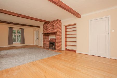 4 bedroom detached house to rent - Photo 2