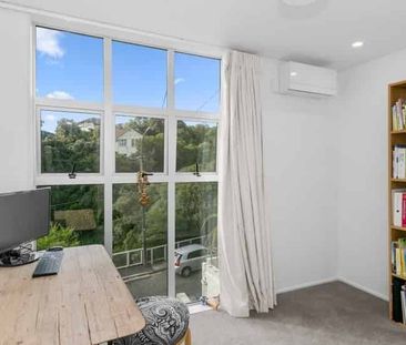 Three Bedroom, Two Bathroom, Kelburn - Photo 4