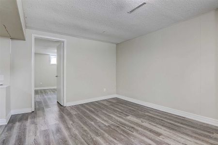 For Lease - 12 Craigmore Crescent Unit# Lower Level, Toronto, Ontario - Photo 5