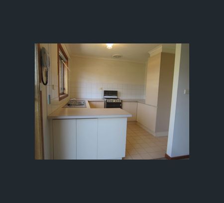 6/1 Bethany Court, South Morang, Vic 3752 - Photo 3