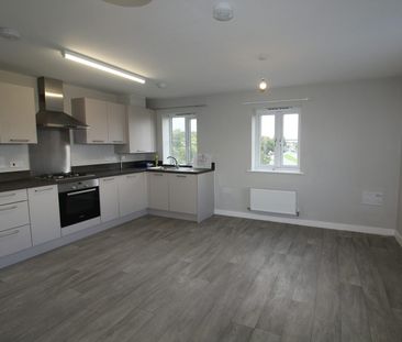 Flat to rent on - Photo 1