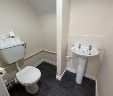 2 bedroom semi-detached house to rent - Photo 3