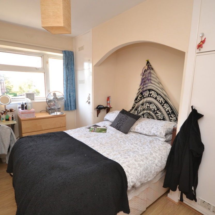 3 bed Flat for Rent - Photo 1