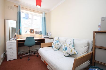 Brandram Road, London, SE13 - Photo 4