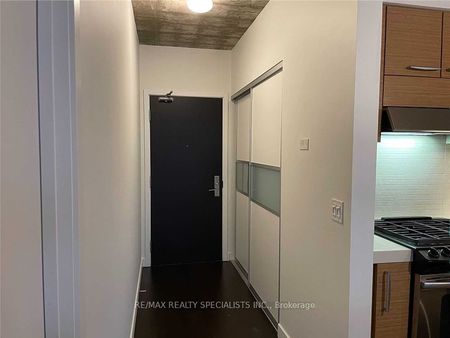 550 Wellington Lofts 55 , #513 - Photo 3