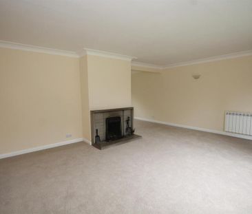 4 bedroom detached bungalow to rent - Photo 1