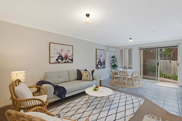“Charming Townhouse Living in the Heart of East Gosford” - Photo 1