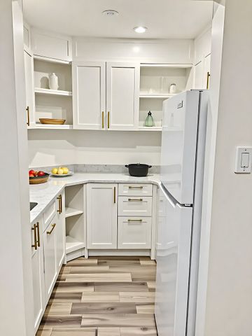 33 Boulevard Brunswick, Montréal, QC - Photo 2