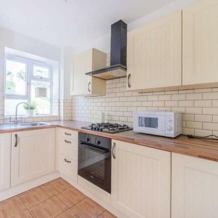 Flat to rent - Boone Street, London, SE13 - Photo 3