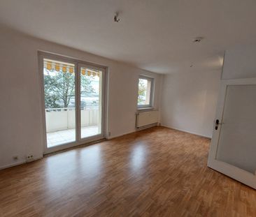 EBK / Balkon / Aufzug - Foto 1
