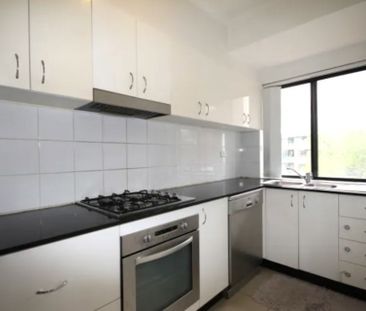 Two bedroom apartment on the main street of Campsie - Photo 4