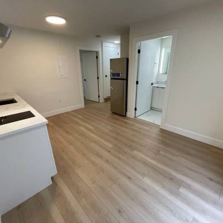 Brand New 1 Bedroom 1Bath @Vancouver West Dunbar - Utilities included! - Photo 3