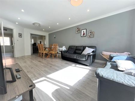3 bedroom terraced house to rent - Photo 5